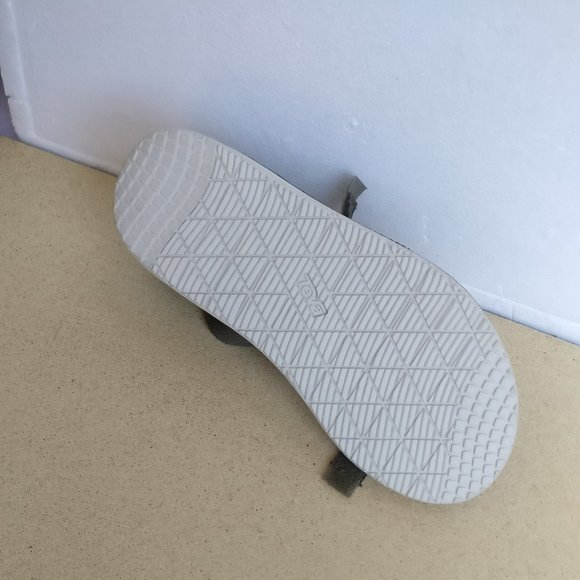 TEVA Military Green Classic Universal Barefoot Sandal 40/Women9us/7uk - Picture 3 of 16